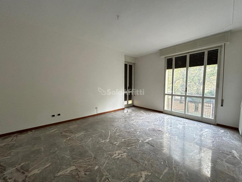 Appartamento in Affitto a Modena, zona Viali, 1'200&euro;, 150 m²