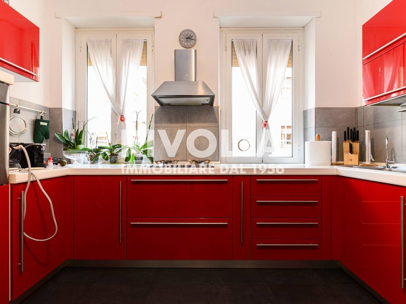Appartamento in Vendita a Roma, zona Vigna Clara, 390'000€, 160 m²