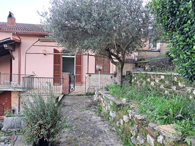 Quadrilocale in Vendita a Tivoli, zona Arci, 250'000&euro;, 170 m²