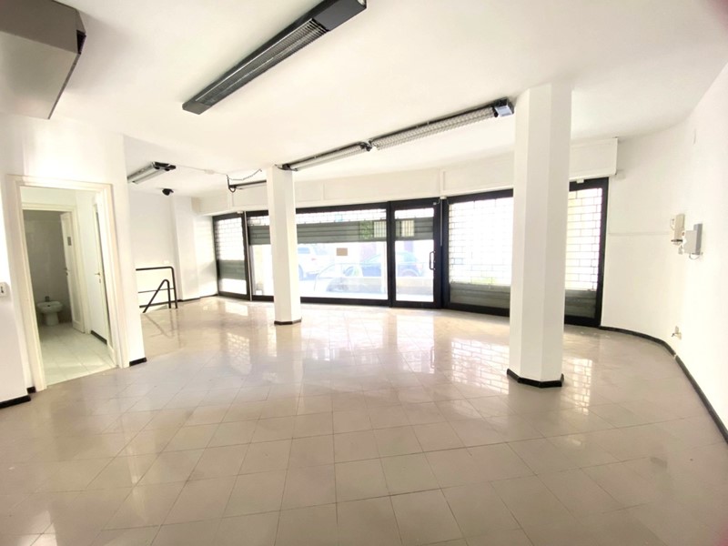 Immobile commerciale in Affitto a Sassari, 650€, 50 m²