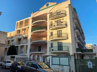 Trilocale in Vendita a Casamassima, 139'000€, 85 m², con Box