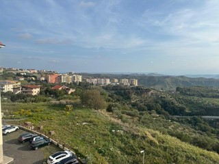 Appartamento in Vendita a Catanzaro, 225'000&euro;, 198 m²