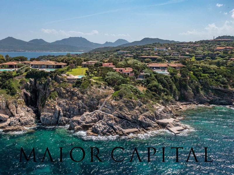 Villa in Vendita a Olbia, zona Porto Rotondo, 3'200'000€, 312 m², arredato