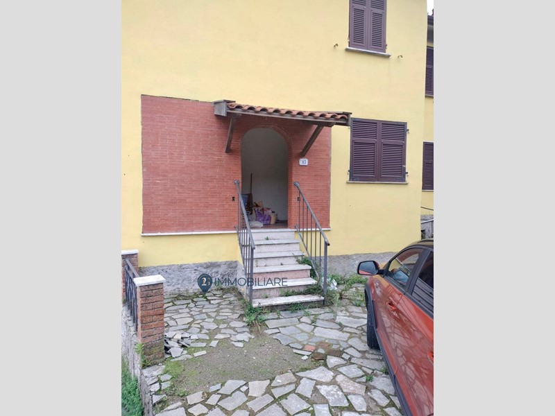 Casa Semi Indipendente in Vendita a Podenzana, zona Montedivalli, 109'000€, 150 m²