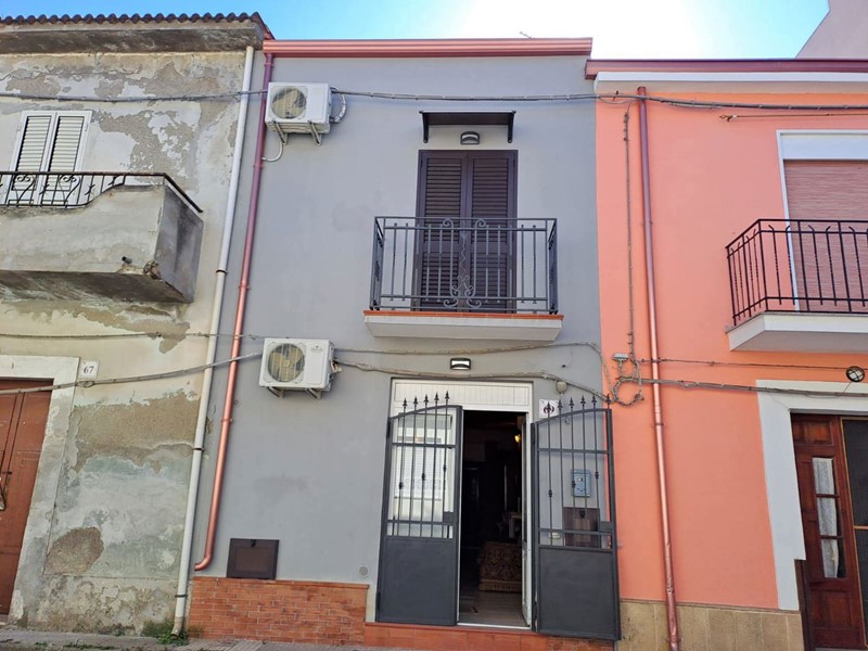Casa Indipendente in Vendita a Barcellona Pozzo di Gotto, 95'000€, 127 m²