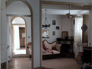 Casa Indipendente in Vendita a Castrocaro Terme e Terra del Sole, 120'000€, 299 m²