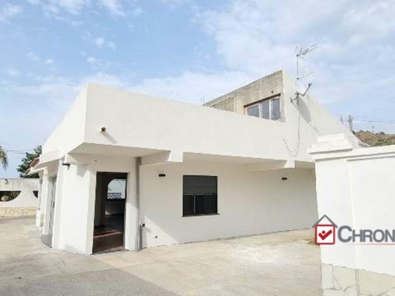 Villa in Vendita a Saponara, 320'000€, 200 m²