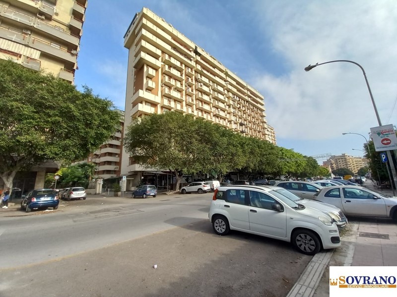 Appartamento in Vendita a Palermo, 480'000€, 220 m²