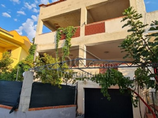 Casa Indipendente in Vendita a Alcamo, 120'000€, 339 m²