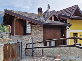 Casa Semi Indipendente in Vendita a Temù, 299'000€, 78 m²