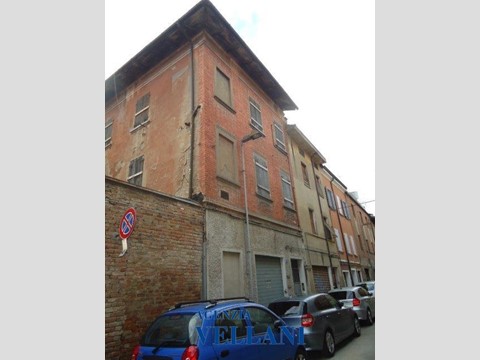 Casa Indipendente in Vendita a Carpi, 199'000€, 417 m²