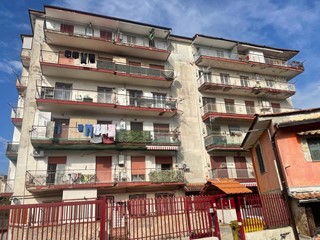 Quadrilocale in Vendita a Napoli, 170'000€, 125 m²