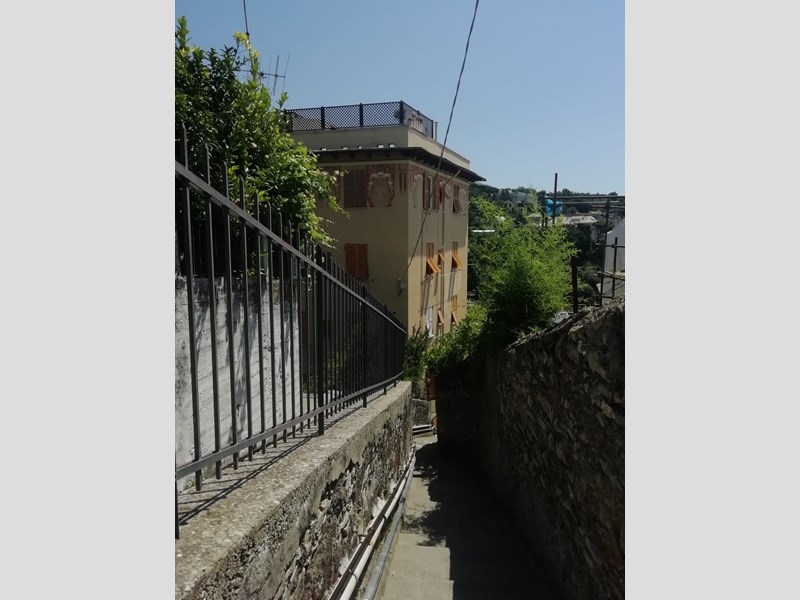 Quadrilocale in Vendita a Genova, zona San Martino, 160'000€, 94 m², arredato