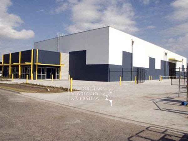 Magazzino in Vendita a Massa, zona Periferia, 750'000€, 700 m²