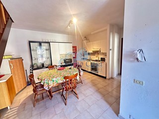 Quadrilocale in Vendita a Luni, zona Luni Mare, 168'000€, 91 m², arredato