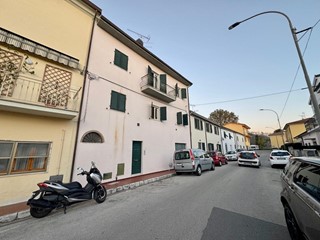 Casa Indipendente in Vendita a San Giuliano Terme, zona Orzignano, 235'000€, 160 m², arredato, con Box