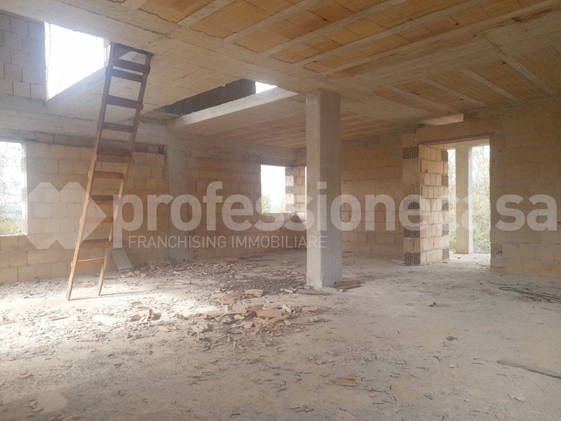 Villa in Vendita a Castel di Sangro, 198'000€, 250 m²