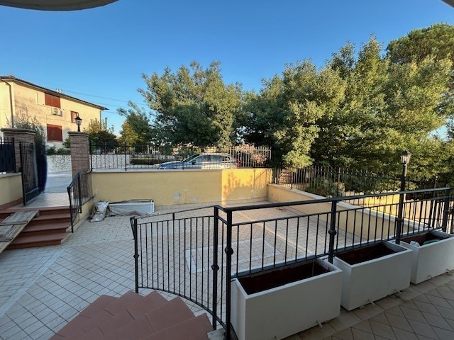 Quadrilocale in Vendita a Guidonia Montecelio, zona Marco Simone, 320'000€, 160 m²