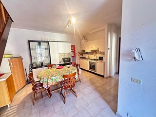 Quadrilocale in Vendita a Luni, zona Luni Mare, 168'000€, 91 m²