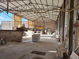 Capannone in Vendita a Massa, 300'000€, 665 m²
