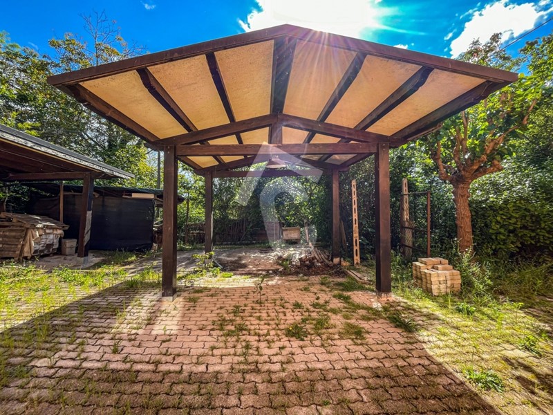 Casa Indipendente in Vendita a Jesi, zona Borgo Minonna, 179'000€, 195 m², con Box