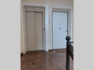 Trilocale in Vendita a Empoli, 290'000€, 75 m², con Box