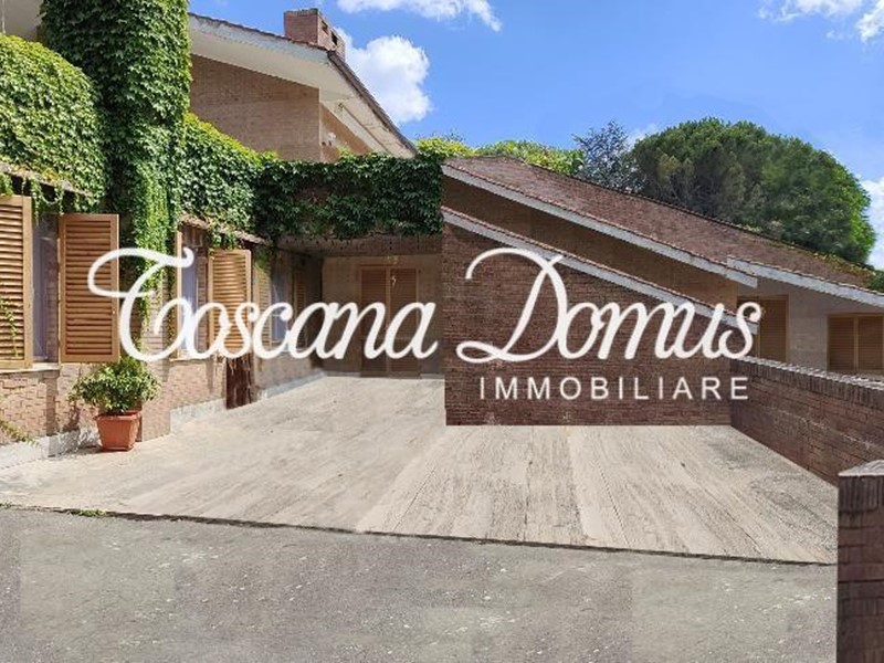 Appartamento in Vendita a Siena, zona Montalbuccio, 450'000€, 120 m²