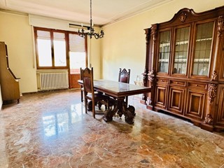 Appartamento in Vendita a Siena, zona Montarioso, 290'000&euro;, 143 m², con Box