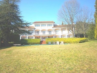 Villa in Vendita a Lucca, zona Monte San Quirico, 1'490'000€, 600 m²