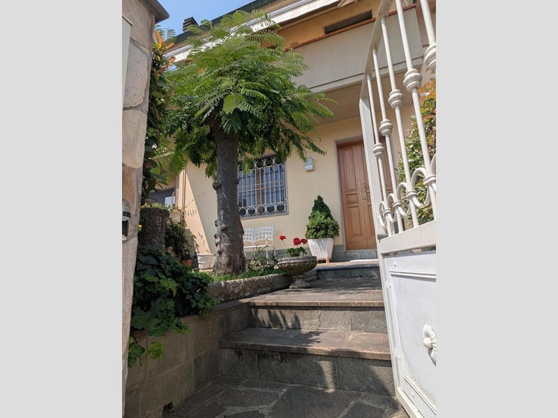 Casa Indipendente in Vendita a Cerreto Guidi, zona Lazzeretto, 249'000€, 150 m², con Box