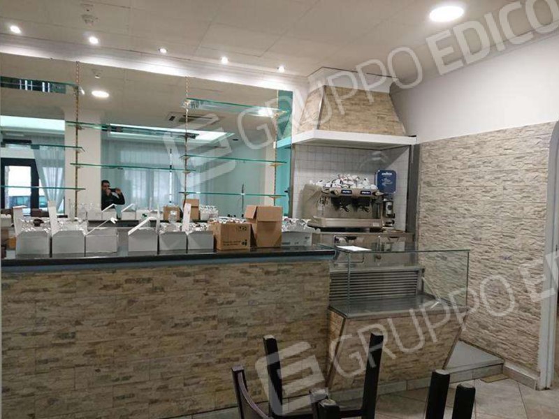 Attività commerciale in Vendita a Cesenatico, 894'375&euro;, 1874 m²