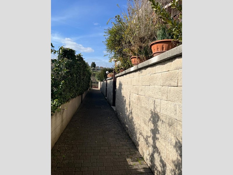 Magazzino in Vendita a Fonte Nuova, 9'500&euro;, 16 m²