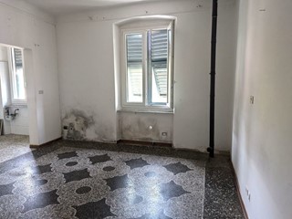 Appartamento in Vendita a Genova, 38'000€, 76 m²