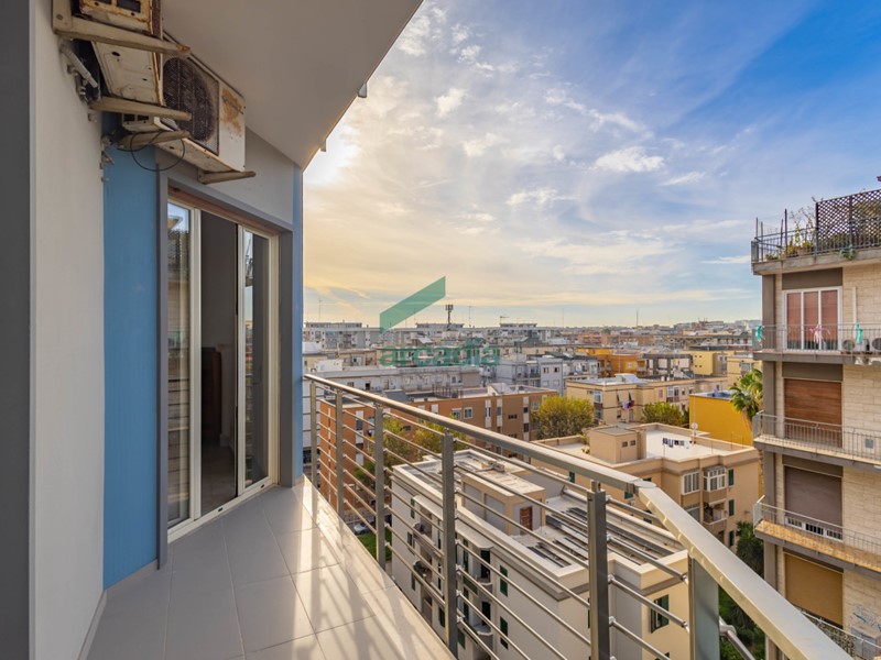 Quadrilocale in Vendita a Bari, zona Japigia, 230'000€, 124 m²