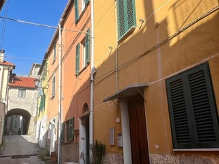 Casa Semi Indipendente in Vendita a Stella, zona San Giovanni, 68'000€, 100 m²