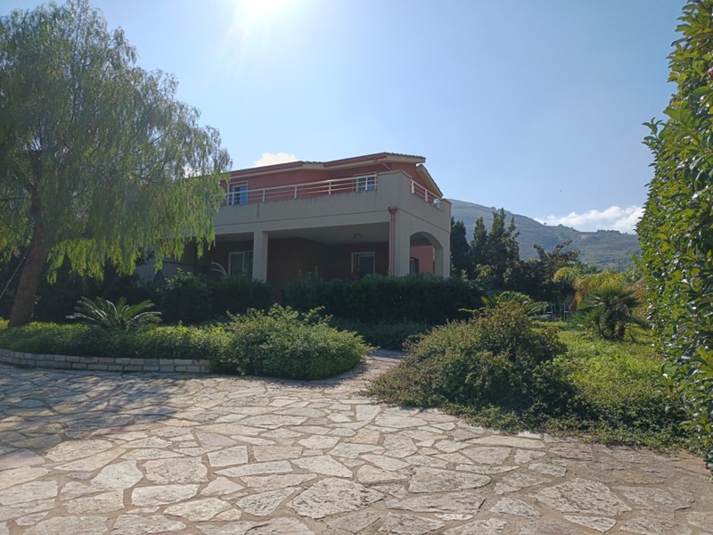 Casa Semi Indipendente in Vendita a Castellammare del Golfo, 285'000€, 110 m²