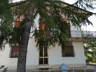 Casa Indipendente in Vendita a Rimini, 335'000€, 439 m²