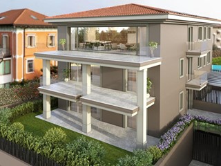 Trilocale in Vendita a Desenzano del Garda, 650'000€, 130 m²