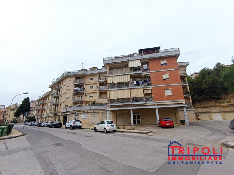 Monolocale in Vendita a Caltanissetta, 92'000€, 105 m²