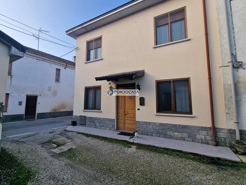Casa Semi Indipendente in Vendita a Carbonara al Ticino, zona Sabbione, 89'000€, 120 m²