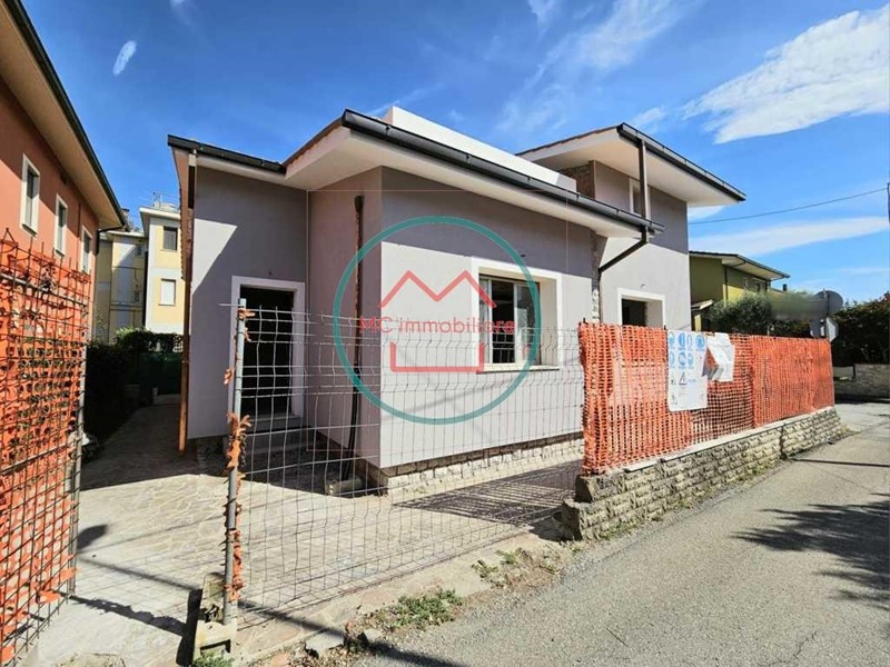 Casa Indipendente in Vendita a Ponte Buggianese, 165'000€, 155 m²