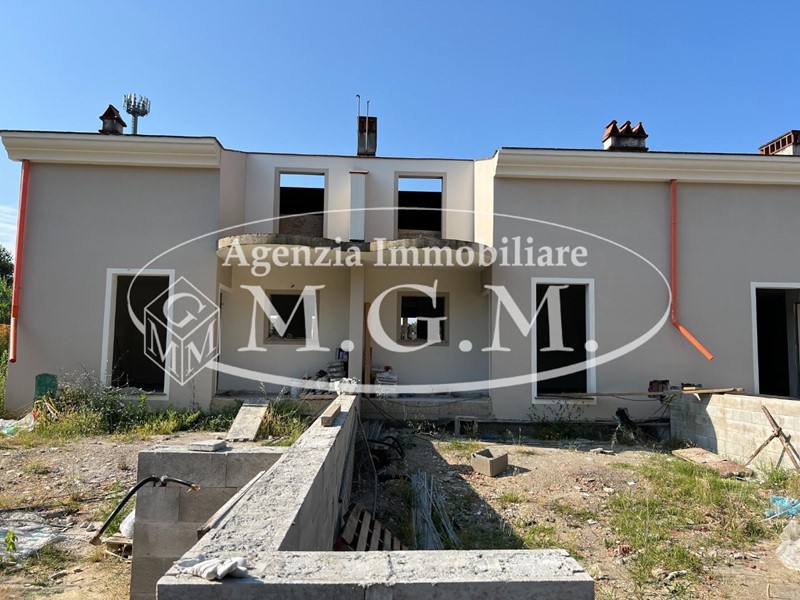 Villetta a schiera in Vendita a Santa Maria a Monte, zona Montecalvoli Alto, 235'000€, 180 m²