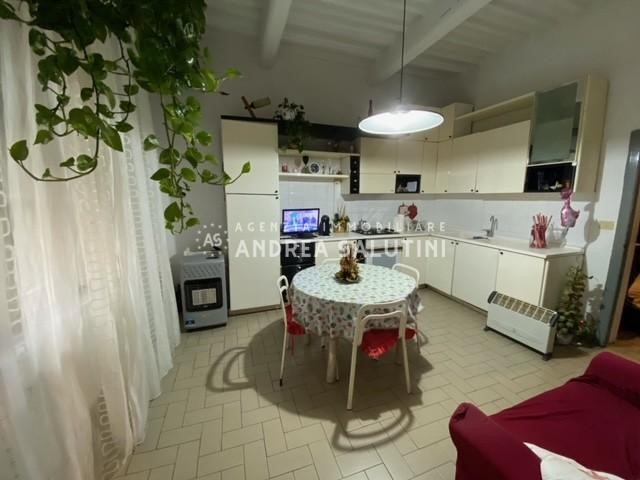 Casa Indipendente in Vendita a Capannoli, zona San Pietro In Belvedere, 120'000€, 215 m²