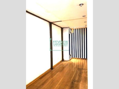 Immobile commerciale in Affitto a Lucca, 1'500€, 30 m²