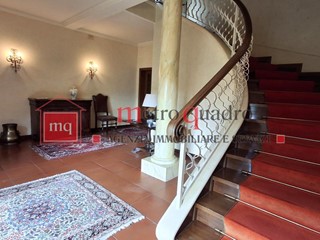 Villa in Vendita a San Giuliano Terme, zona Pontasserchio, 650'000€, 313 m²