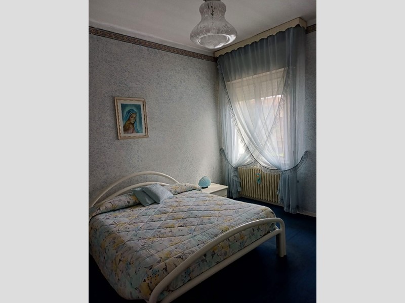 Villa in Vendita a Brescia, 280'000€, 225 m², con Box