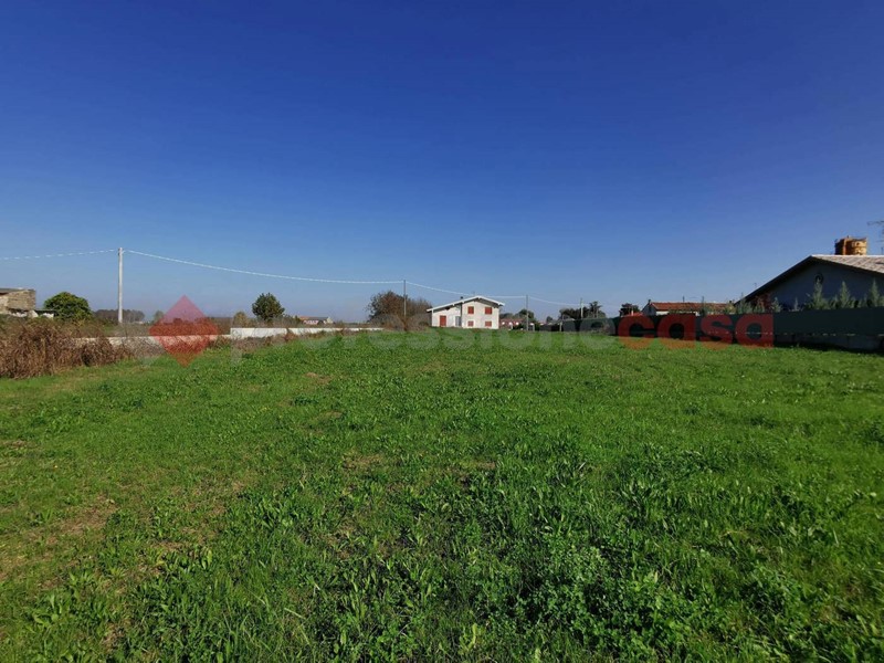 Terreno edificabile in Vendita a San Pietro Di Morubio, 129'000€, 2920 m²