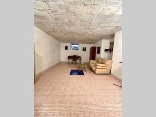 Magazzino in Vendita a Pozzuoli, 20'000€, 20 m²