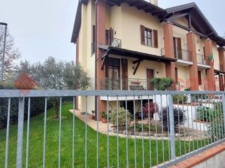 Villetta a schiera in Vendita a Canegrate, 320'000€, 175 m²