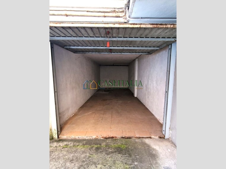 Box in Vendita a Ivrea, 15'000€, 24 m²